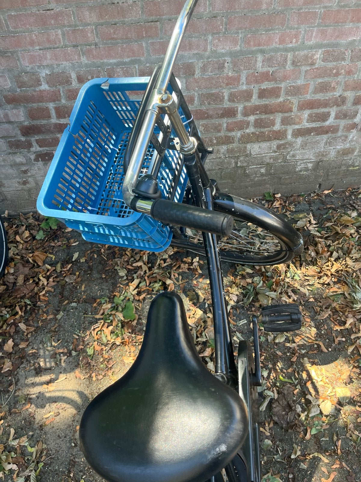 Zwarte fiets met mandje en bagagedrager- 24inch, Velgrem, Ophalen, Overige merken, 53 tot 56 cm