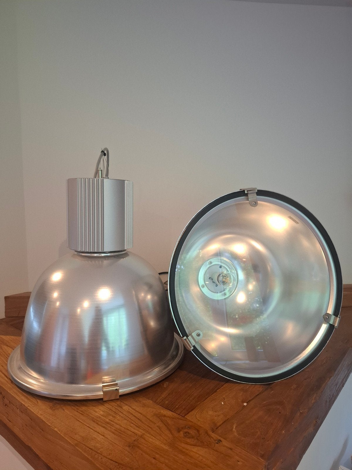 Set van 2 industriële lampen, Ophalen