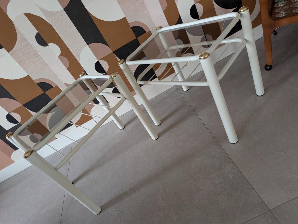 Set van 2 vintage bijzettafeltjes / nachtkastjes, Minder dan 55 cm, Gebruikt, Metaal of Aluminium, Vierkant