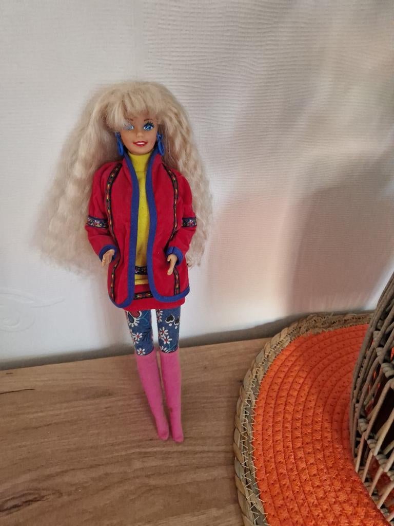 Barbie puppen Bennetton von mattel, Verzamelen, Poppen, Ophalen of Verzenden, Pop