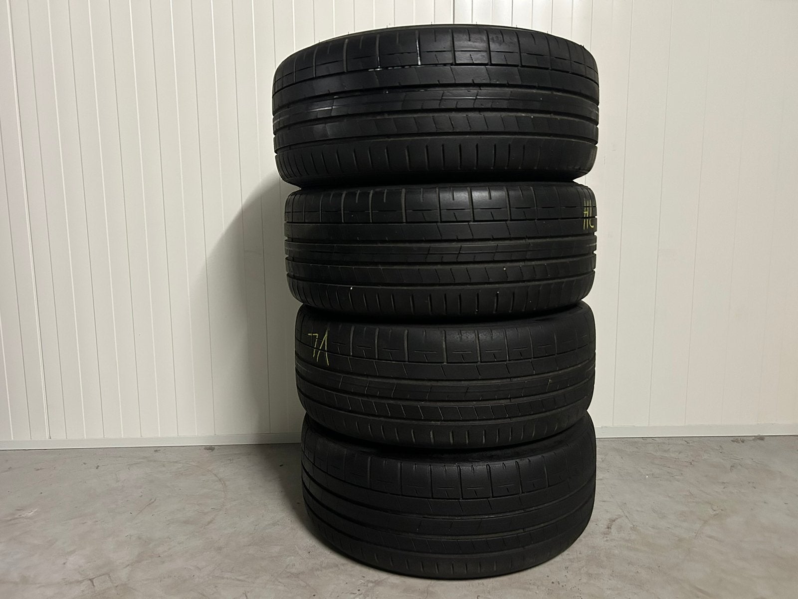 Originele Hyundai I30N 19 inch Pirelli P Zero 2023, Gebruikt, Banden en Velgen, 235 mm, Hyundai