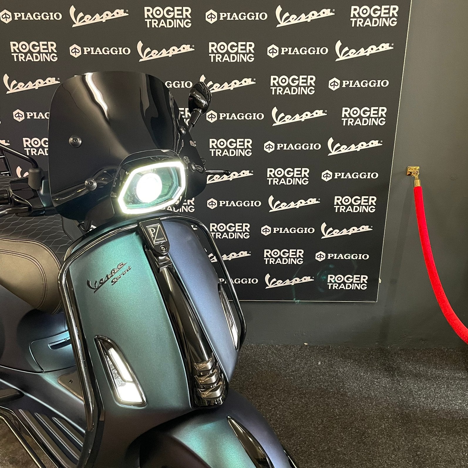 Vespa Sprint 50 Brom 4T E4 Nardo Grey 2019 - 1e eigenaar, Ophalen, Zo goed als nieuw, Vespa, Benzine