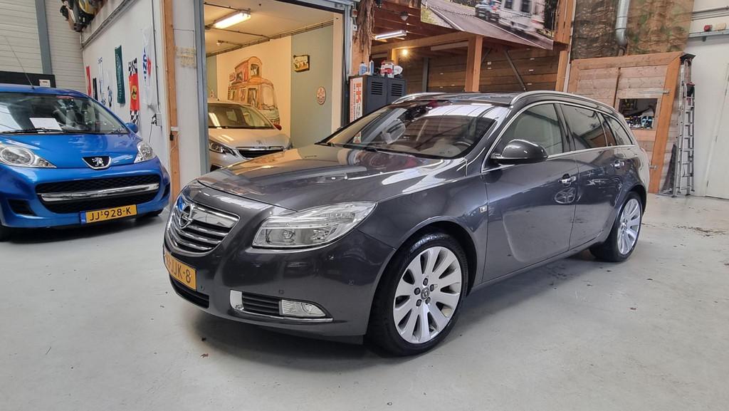 Opel Insignia Sports Tourer 2.0 T Cosmo 4x4 Leer, Navi, 220, Automatische klimaatregeling, 4 cilinders, Handgeschakeld, Vierwielaandrijving