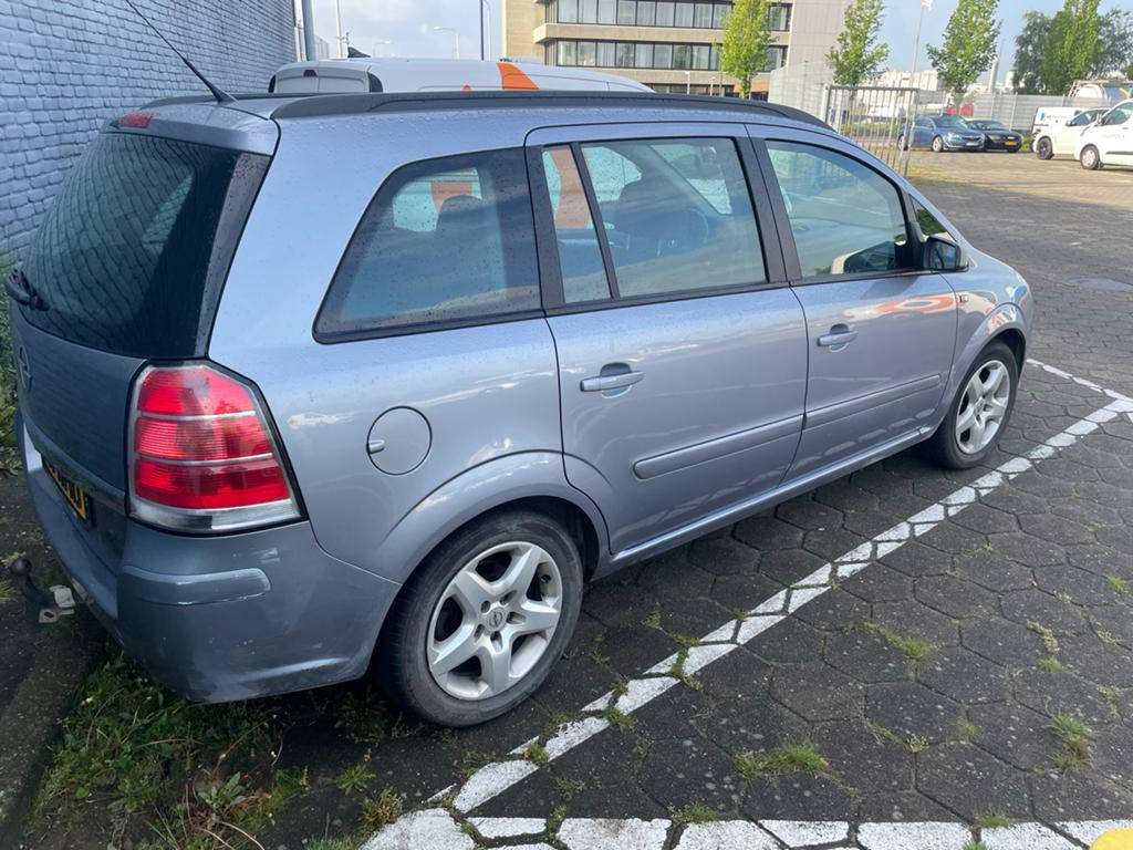 Opel Zafira 1.8 2006 Grijs, Auto's, Opel, 4 cilinders, Origineel Nederlands, Particulier, 1403 kg