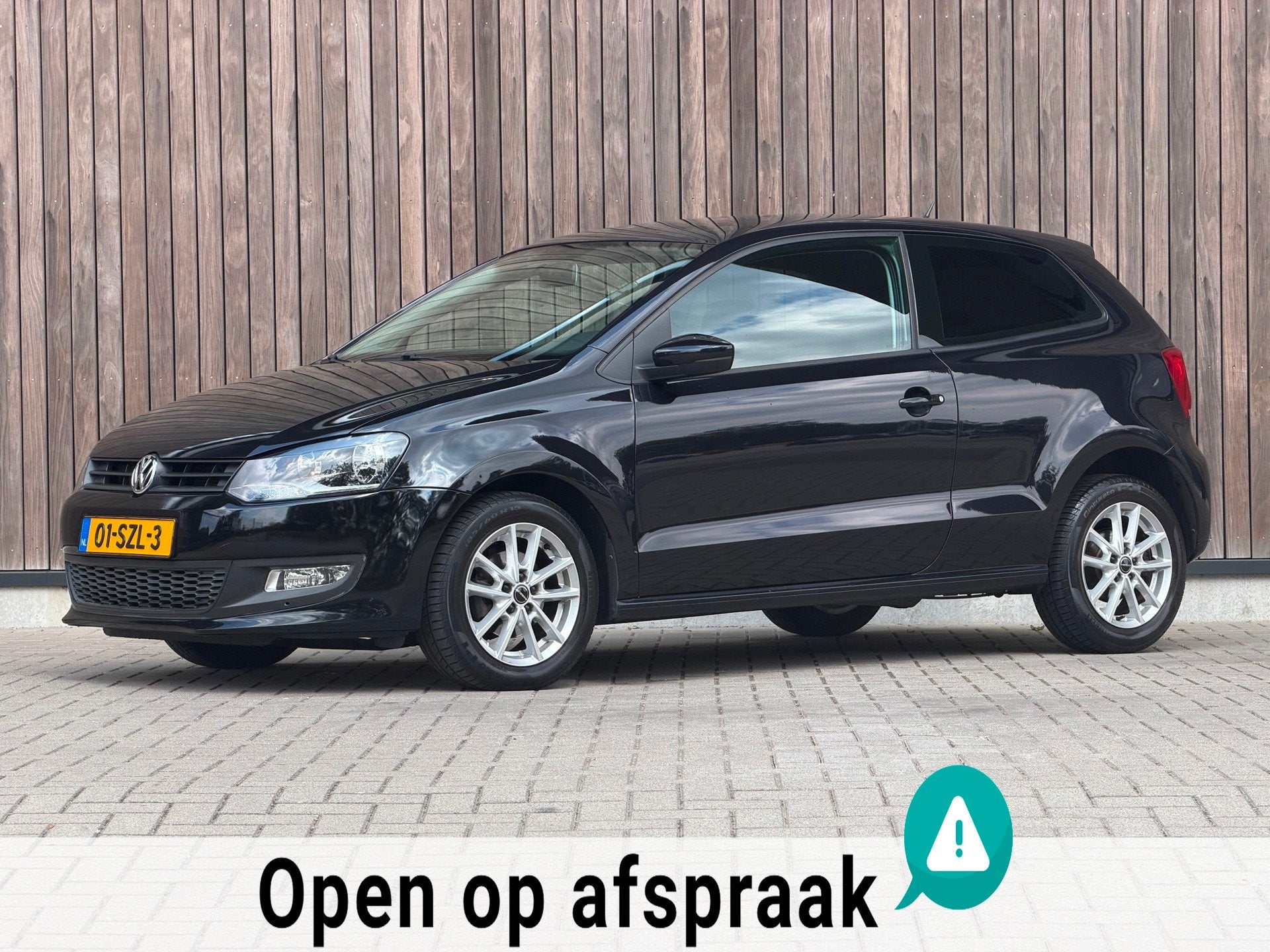 Volkswagen Polo 1.2 TSI Comfortline / Apple CarPlay /, Voorwielaandrijving, Euro 5, Stof, Zwart