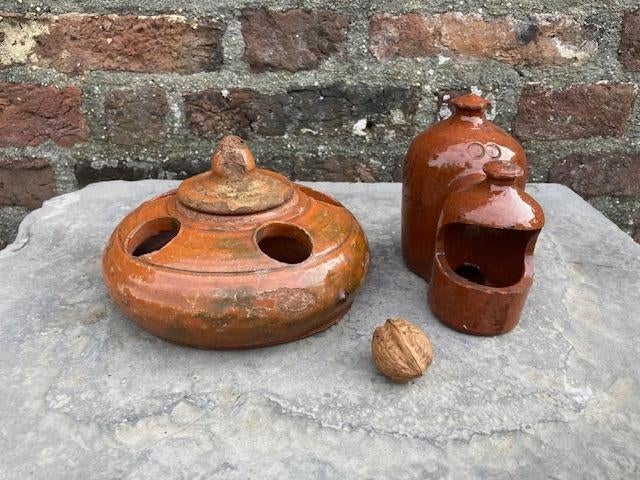 2 antieke volksaardewerk vogeldrinkbakjes, geen bodemvondst, Ophalen of Verzenden