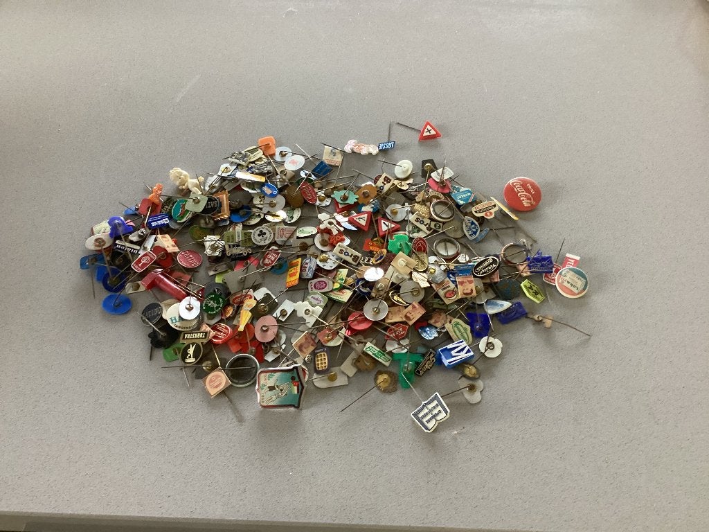 Verzameling speldjes, Verzamelen, Ophalen, Gebruikt, Overige onderwerpen, Speldje of Pin