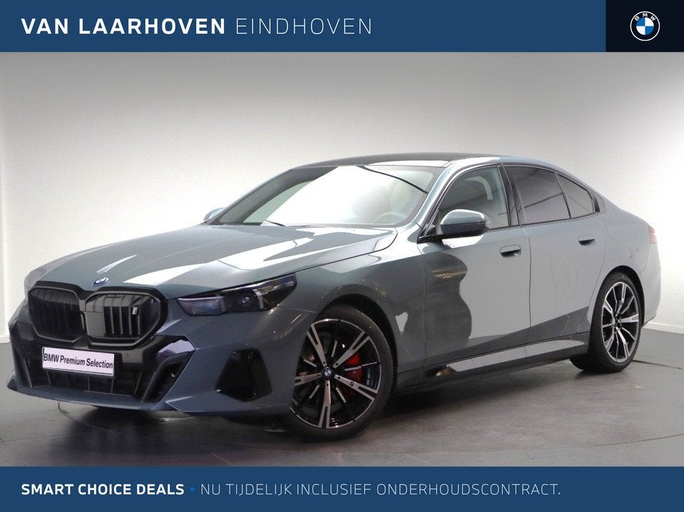 BMW i5 eDrive40 M Sport / Panoramadak / Achteruitrijcamera /