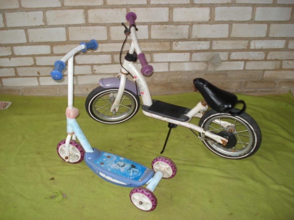 2x  loopfiets  Corvino  12,5 Inch   samen  15,00, Kinderen en Baby's, Speelgoed | Buiten | Voertuigen en Loopfietsen, Zo goed als nieuw