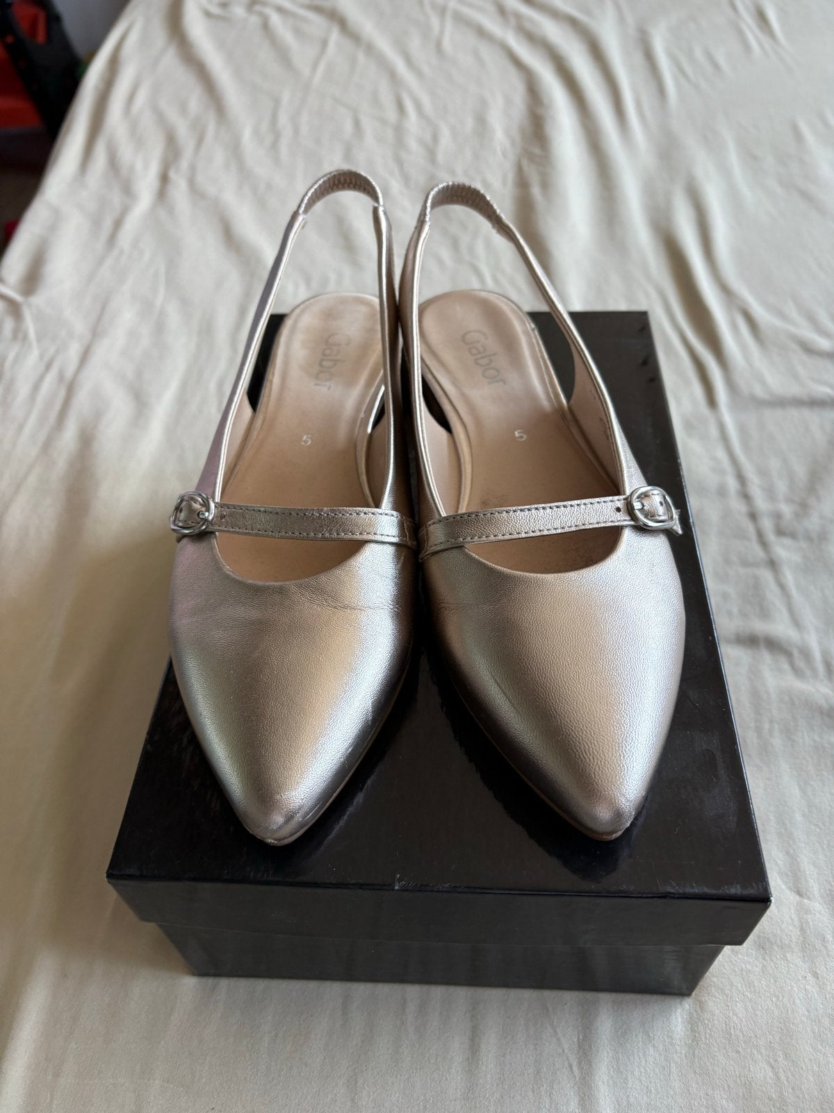 Mooie gouden pumps maat 38, slechts 1x gedragen, Ophalen of Verzenden, Zo goed als nieuw, Overige kleuren, Pumps