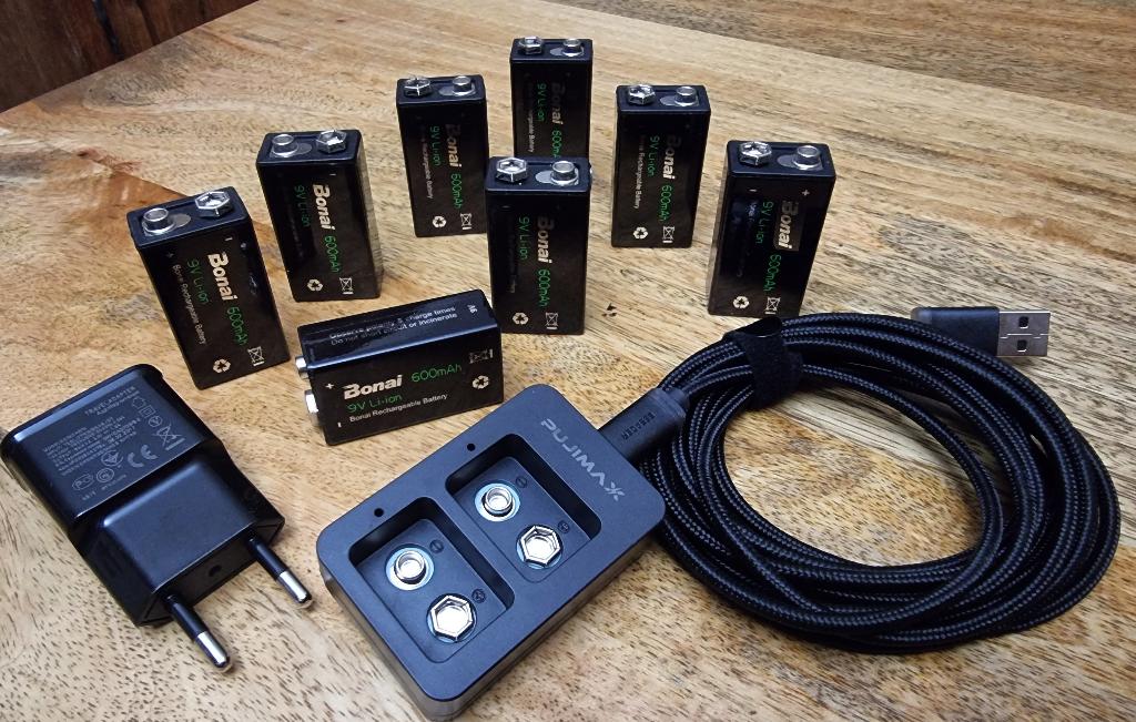 8 Stuks 6F22 Li-ion 9 Volt Batterijen + Li-ion Snellader, Ophalen of Verzenden, Nieuw, Oplaadbaar
