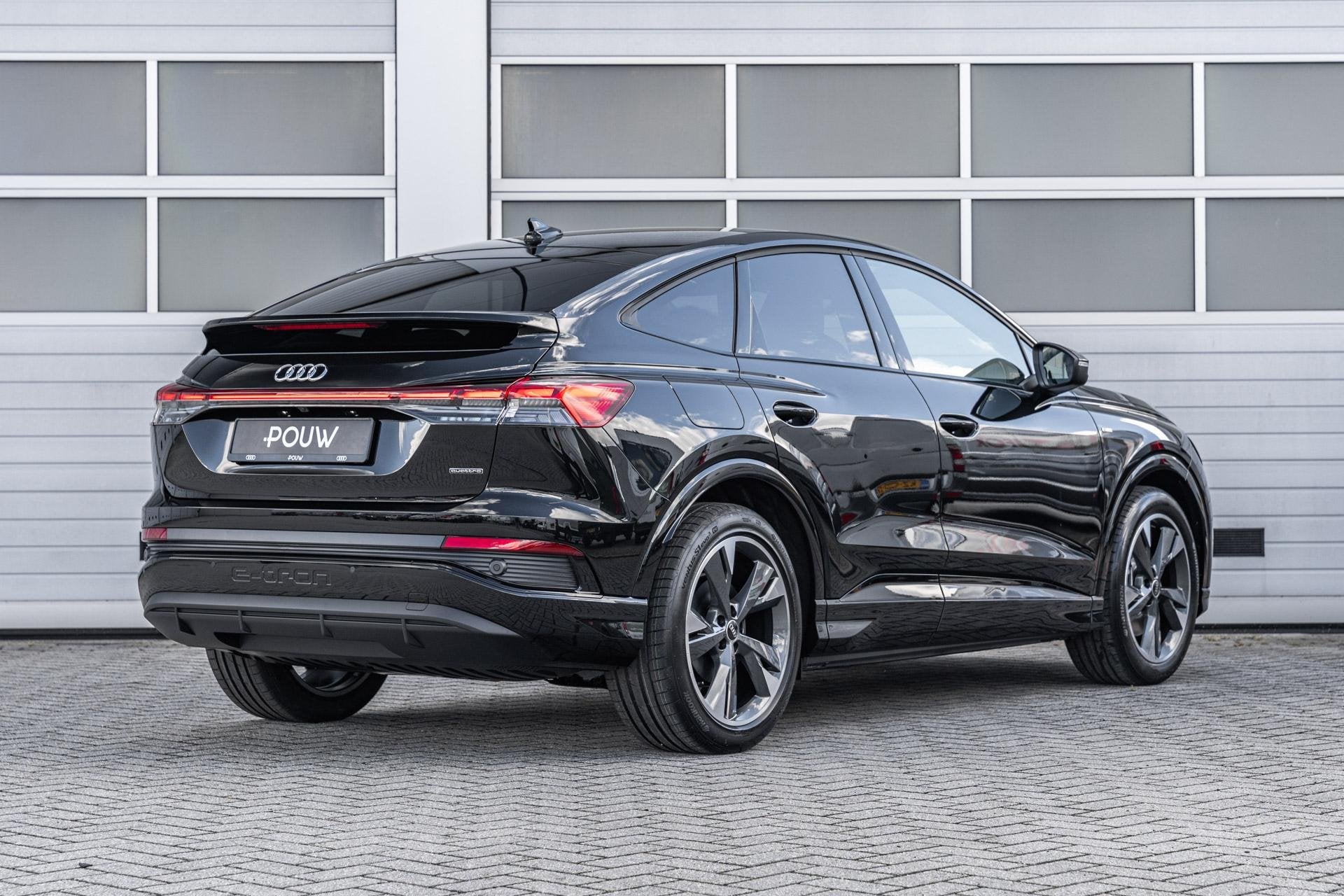 Audi Q4 Sportback e-tron 45 quattro 286pk S edition Competit, Auto's, Automaat, 12 maanden, Zwart, 82 kWh