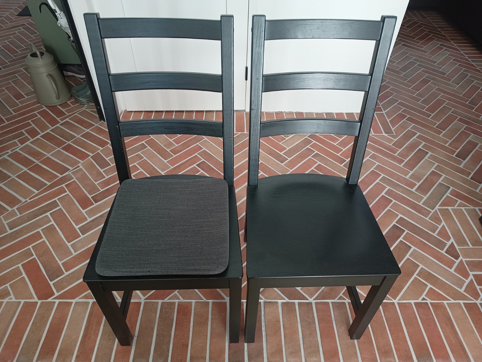 Twee zwarte houten stoelen IKEA Nordviken, Ophalen, Hout, Gebruikt, Twee
