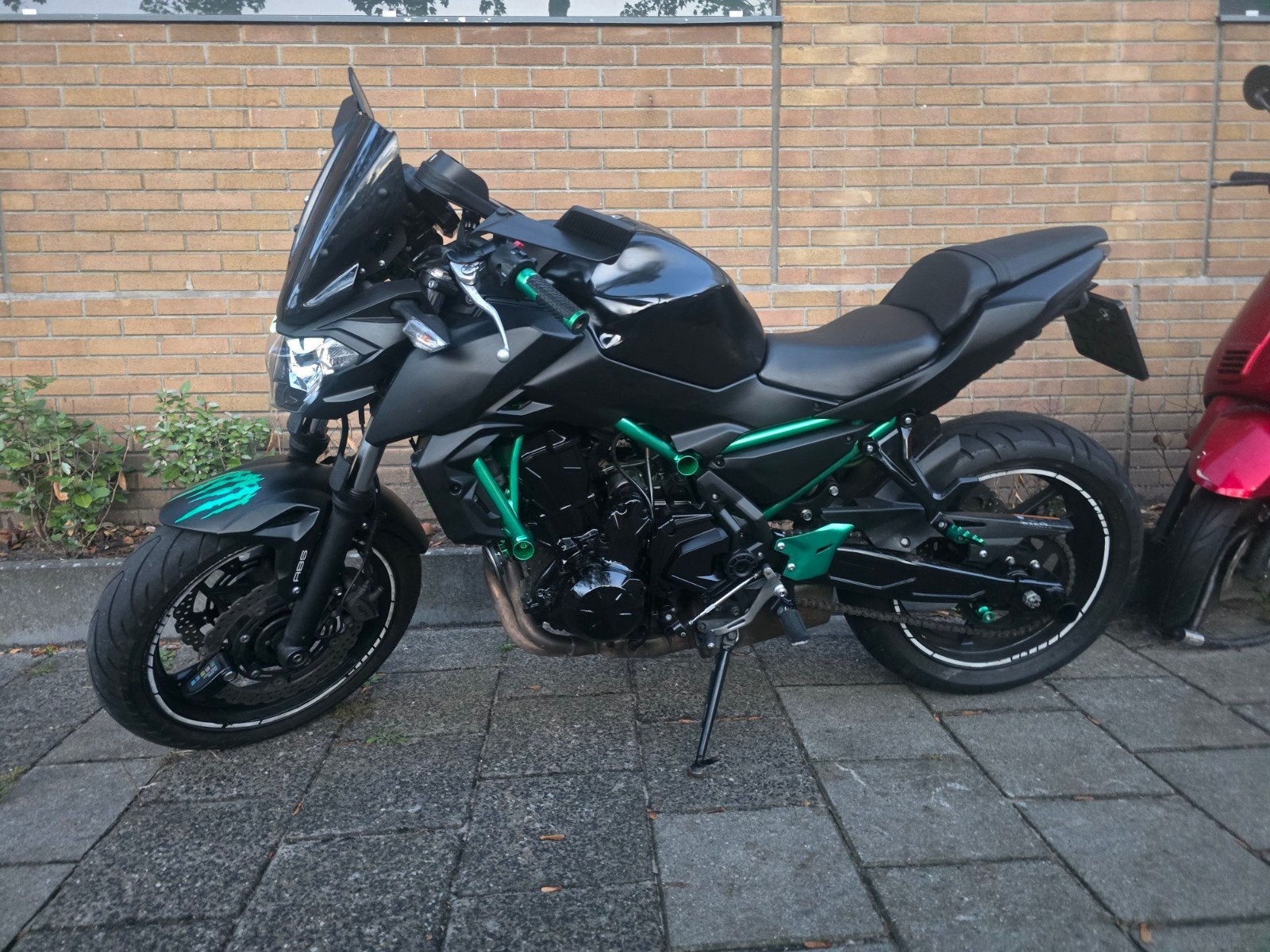 Kawasaki Z650 -   Groene Accenten, Motoren, Motoren | Kawasaki, Particulier, Naked bike