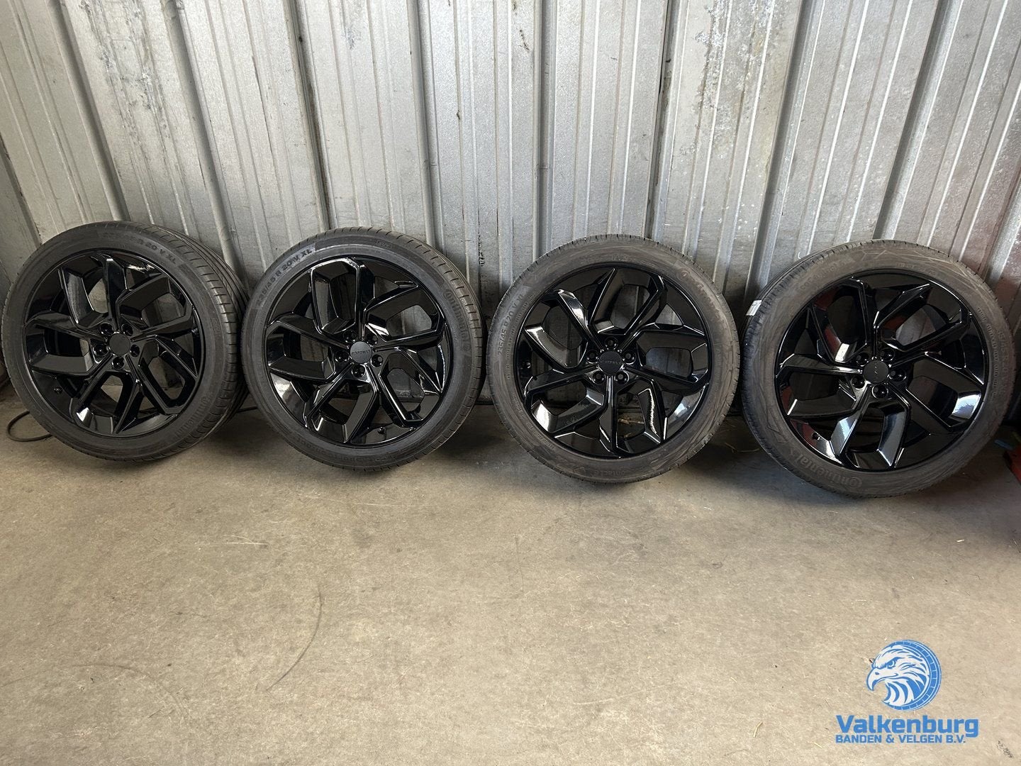 6-7mm! Originele Lynk & Co 20 inch zwarte velgen 5x108 zomer, Auto-onderdelen, Gebruikt, -, -, Banden en Velgen