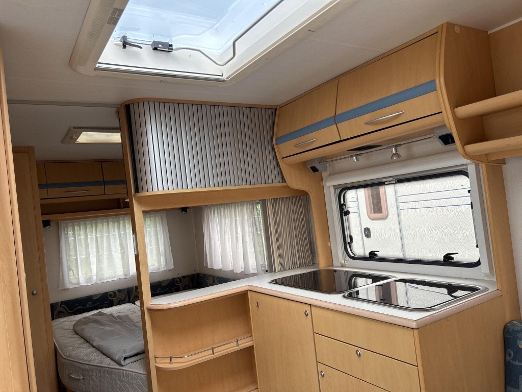 Beyerland Quartz 460 LB FRANS BED VOORTENT, Niet ingevuld, Rondzit, Schokbreker, Bedrijf