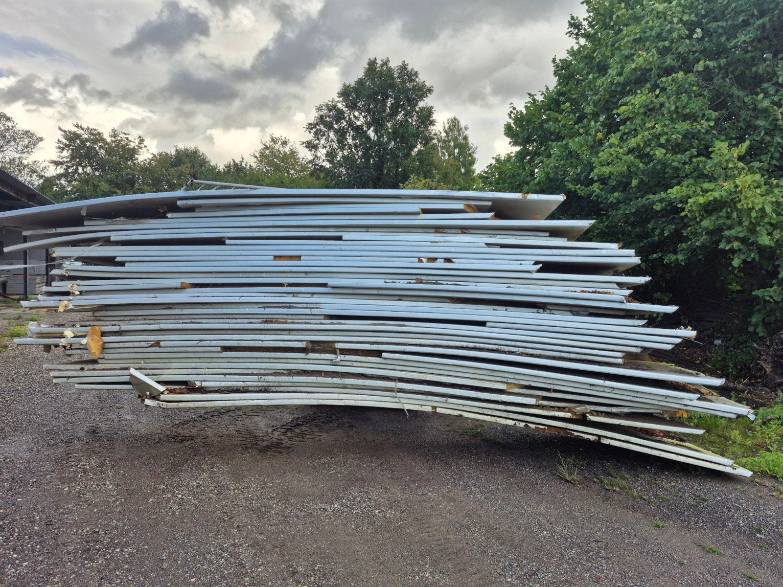 ca 60st  gebruikte dupanel isolatie platen 6m lang x1 m