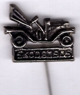 SKODA 1905 zilverkleurig oldtimer auto speldje ( D_024), Ophalen of Verzenden, Zo goed als nieuw, Transport, Speldje of Pin