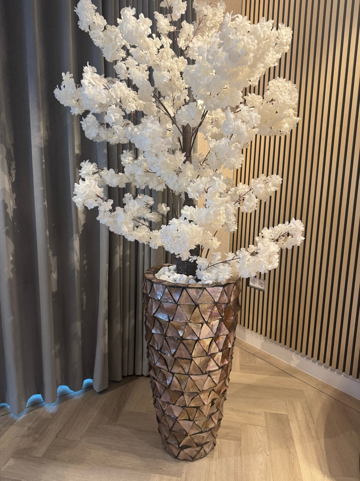 Grote decoratieve vaas met kunstbloesemboom, Ophalen, Natuurlijk materiaal, Zo goed als nieuw, Meerkleurig