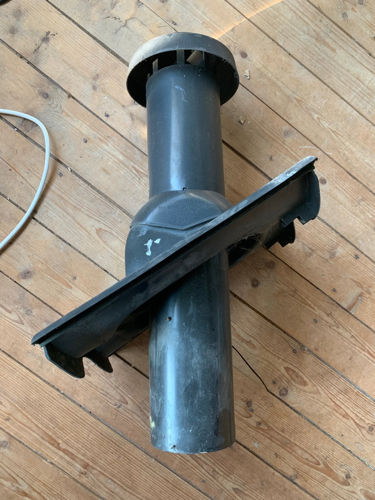Ubbink ventilatiedoorvoer dakpan 131mm voor sneldekkers, Ophalen, Gebruikt