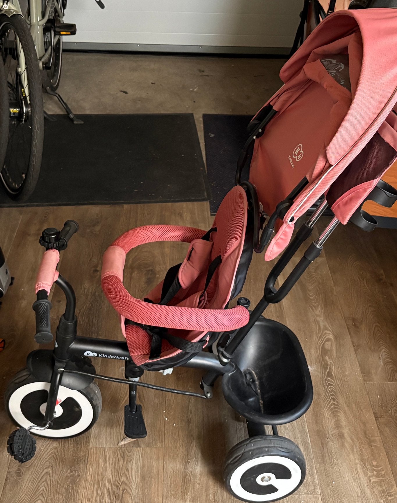 Kinderkraft Aston duwbare driewielfiets, Fietsen en Brommers, Fietsen | Driewielers, Ophalen, Gebruikt, Duwstang