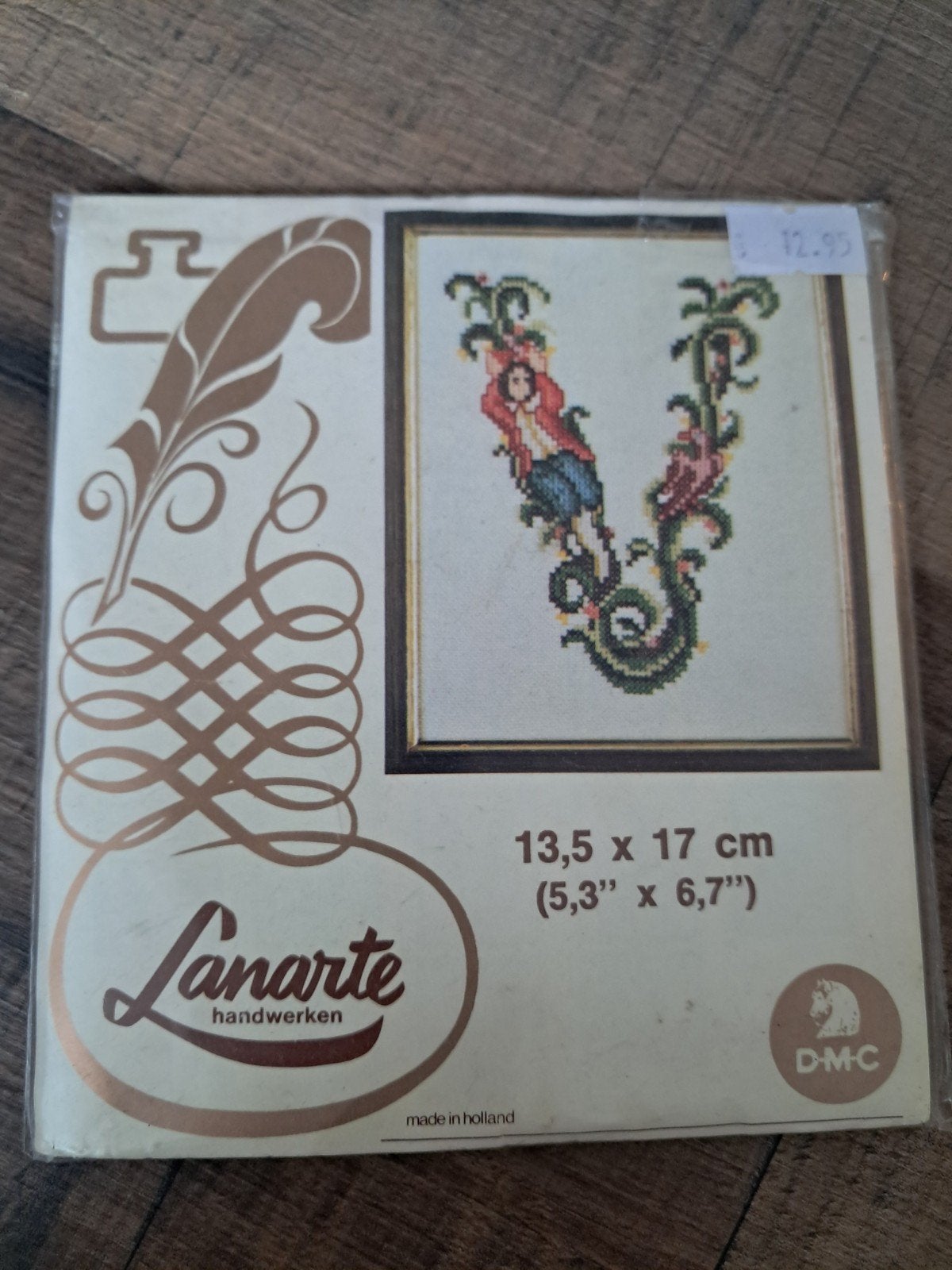 Lanarte Borduurpakket - Letter V (13,5 x 17 cm), Ophalen of Verzenden, Nieuw, Handborduren, Borduurpakket
