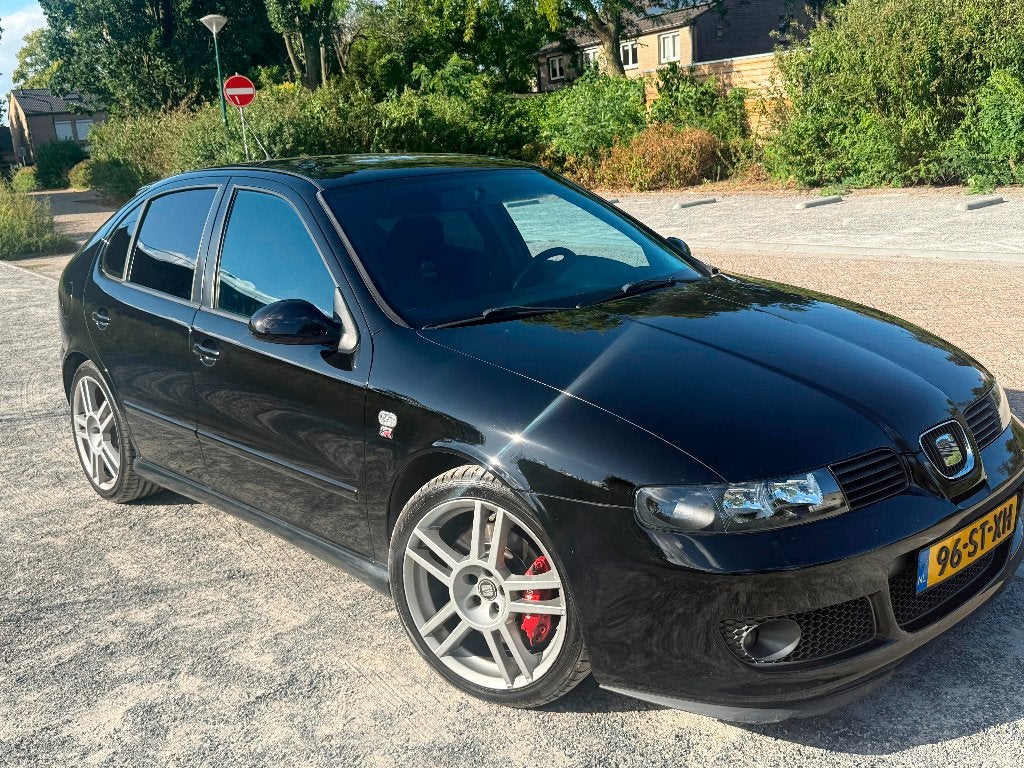 Seat Leon 1.8 20VT 154KW 2002 Zwart, Auto's, Voorwielaandrijving, 4 cilinders, Leon, Zwart