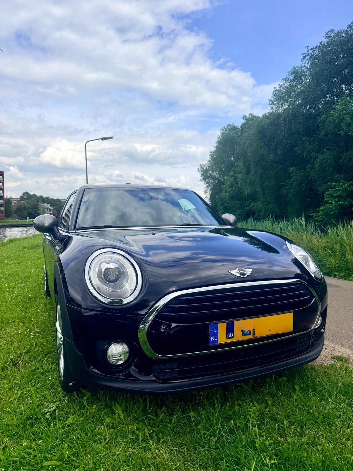 MINI Clubman 136pk Pano Navi Stoelverwarming APK 06-2027, Voorwielaandrijving, 136 pk, Leder en Stof, Zwart