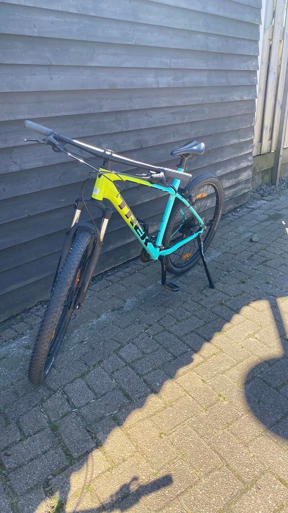 Mountainbike trek marlin 5, Fietsen en Brommers, Ophalen of Verzenden, Zo goed als nieuw, Trek