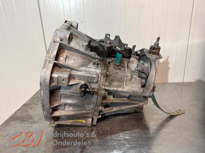 Versnellingsbak van een Renault Trafic, Gebruikt, -, Renault, -