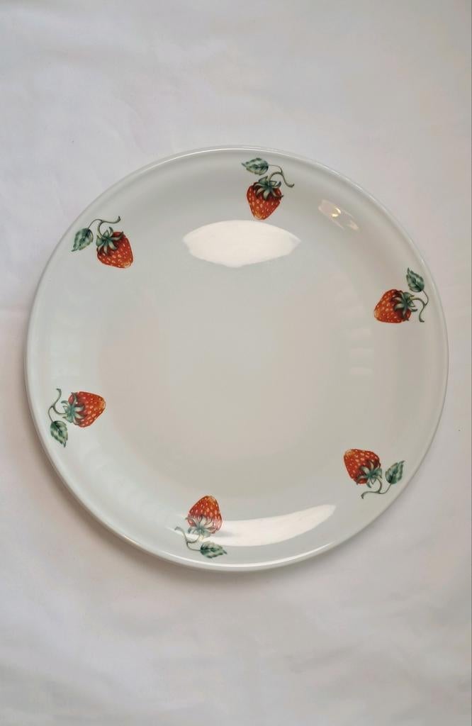 Apilco Bord met Aardbeien – 24,5 cm wit, Ophalen of Verzenden