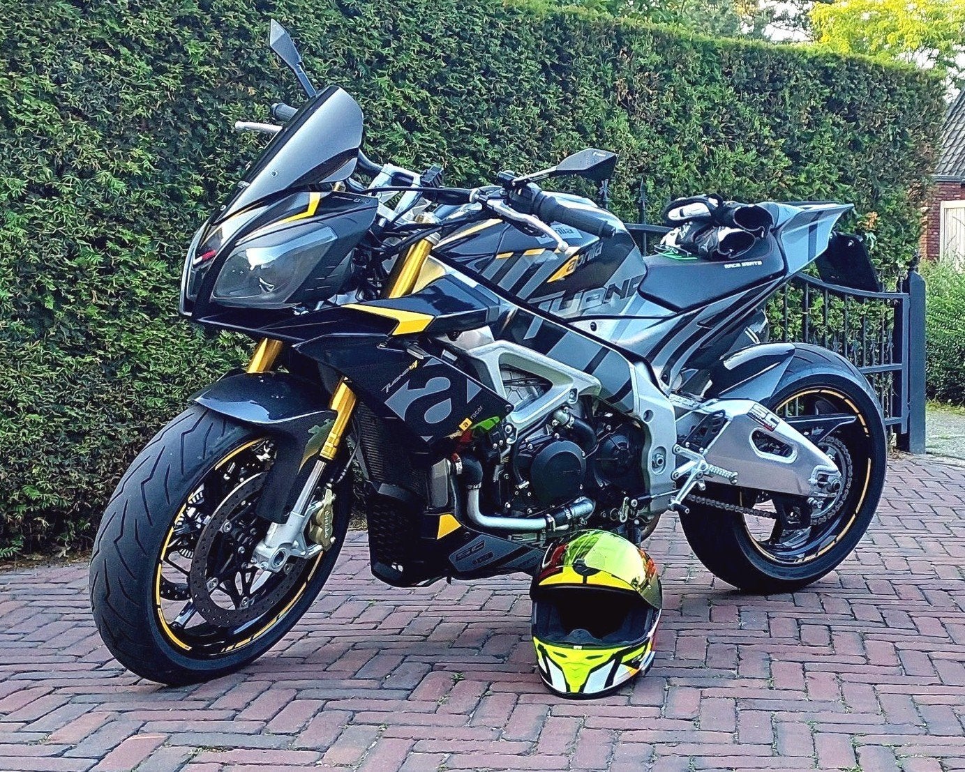 Aprilia Tuono V4R APRC SC-Project en veel carbon!, 4 cilinders, Motorrijbewijs A, Particulier, Handgeschakeld
