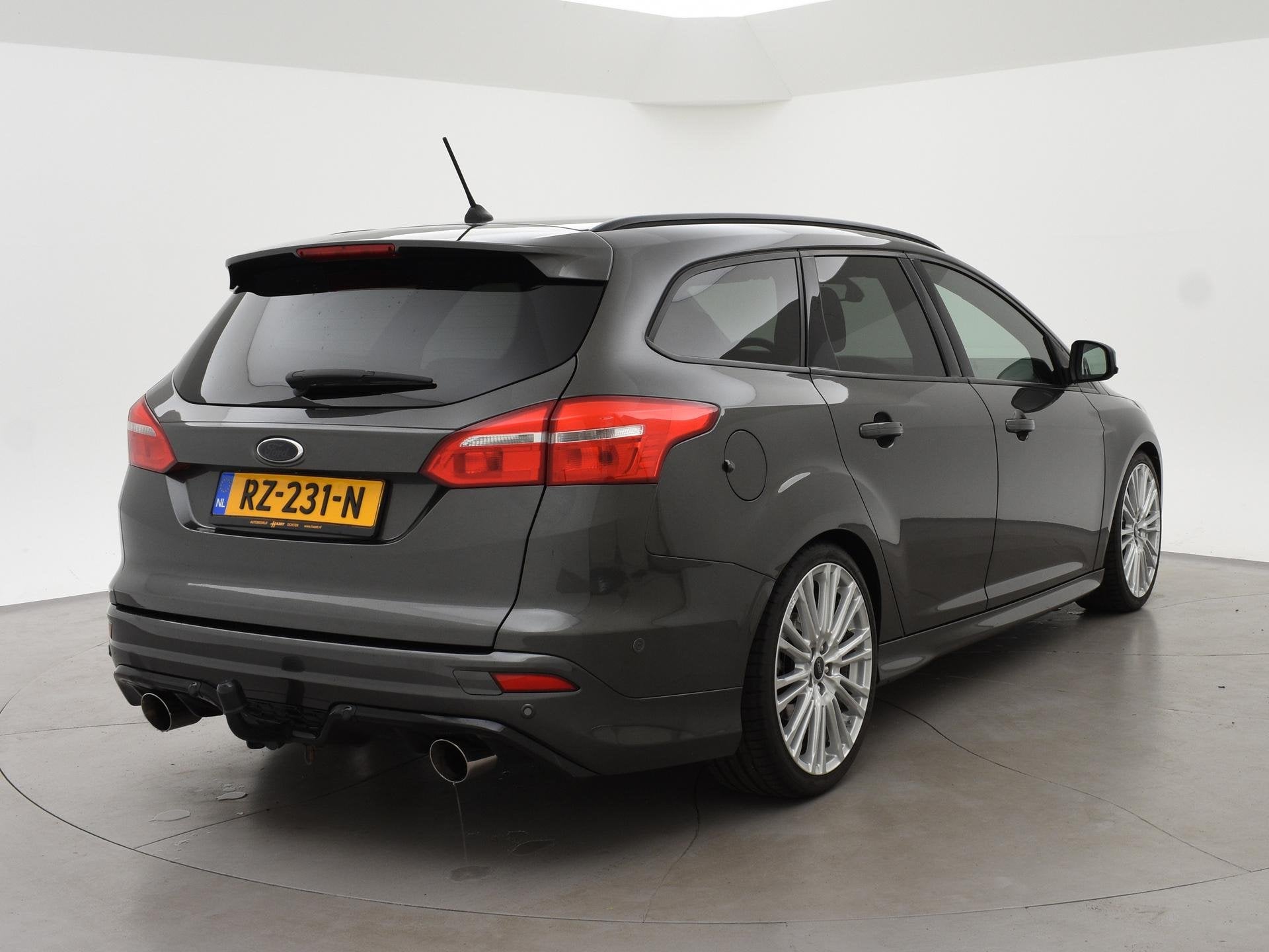 Ford Focus Wagon 1.0 ST-LINE + 19 INCH RS LMV | SPORTUITLAAT, Gebruikt, Euro 6, Parkeerassistent, Origineel Nederlands