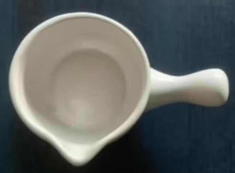 Sauskom, kommetje saus, schenkkommetje met steel aardewerk, Ophalen of Verzenden, Zo goed als nieuw, Kom(men), Overige stijlen