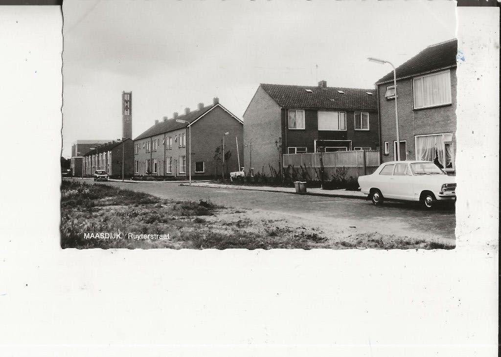 Maasdijk Ruyterstraat Koornneef, Verzamelen, Ansichtkaarten | Nederland, Ophalen of Verzenden, 1940 tot 1960, Ongelopen, Zuid-Holland