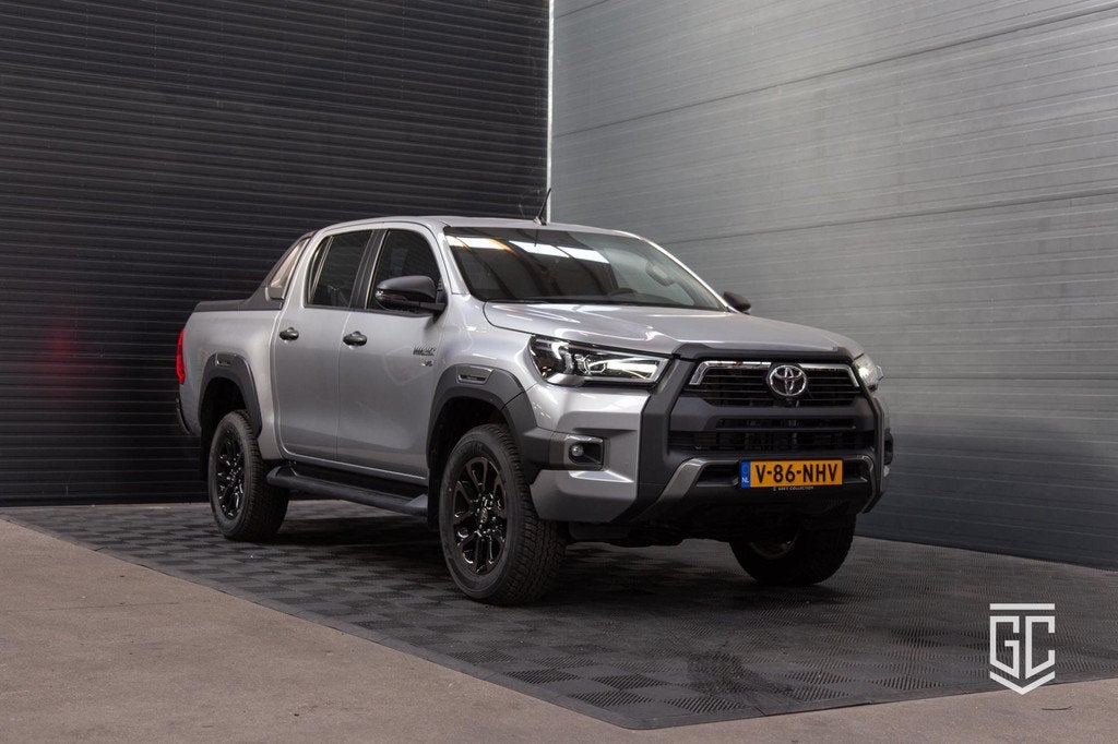Toyota HiLux 4.0 Double Cab Adventure, Automaat, 238 pk, Stof, Zwart