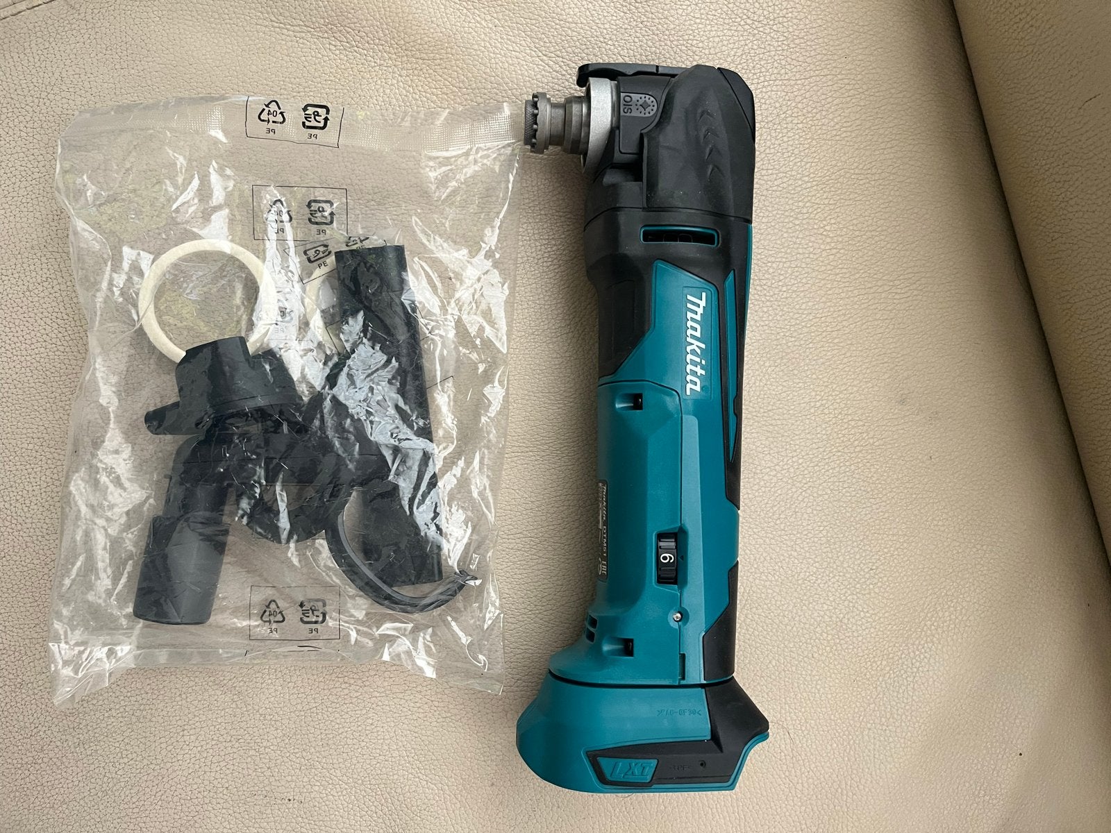 Makita DTM51 Multitool - Zo goed als nieuw, Doe-het-zelf en Verbouw, Gereedschap | Handgereedschap, Nieuw, Ophalen of Verzenden