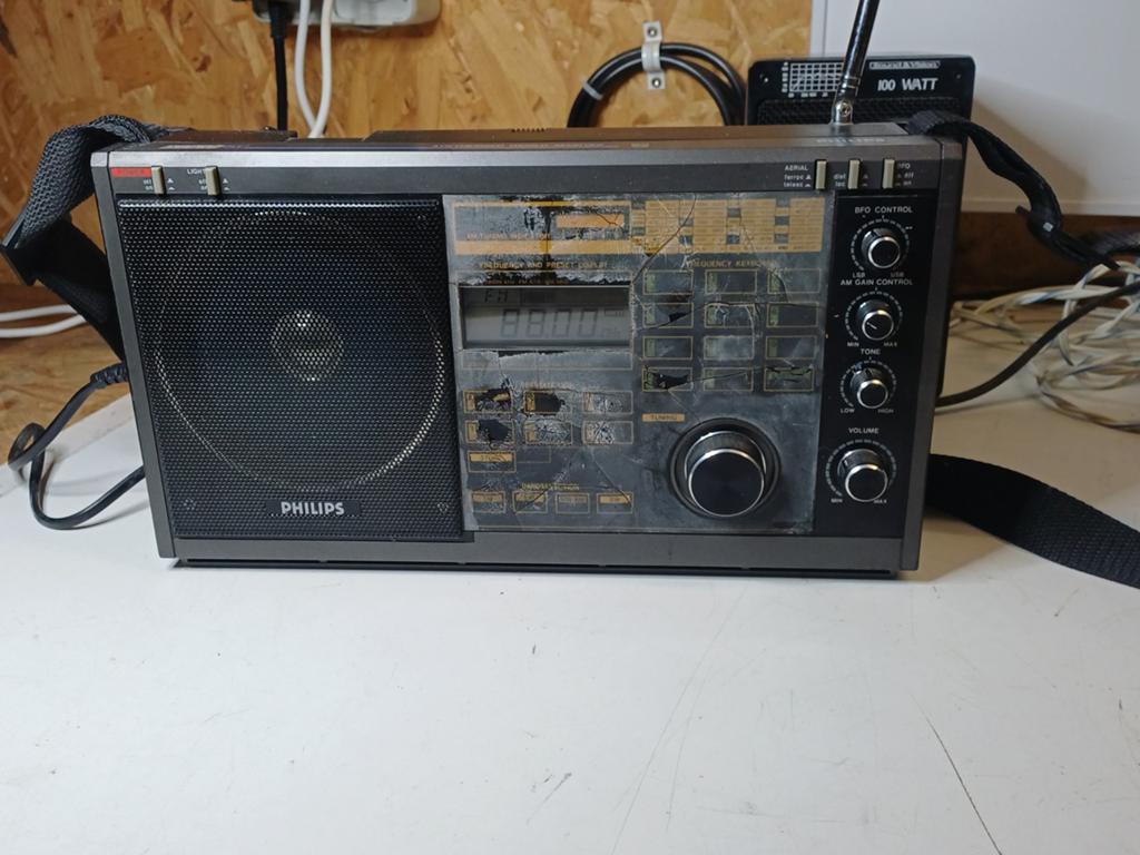 Philips D2935 PLL Wereldradio uit de jaren '80