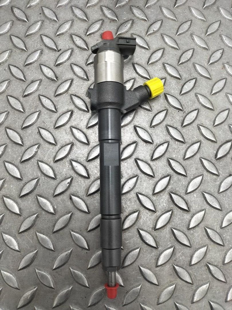 MITSUBISHI L200 BRANDSTOF INJECTOR / VERSTUIVER 2019, Ophalen of Verzenden, Gebruikt, Stiba lid