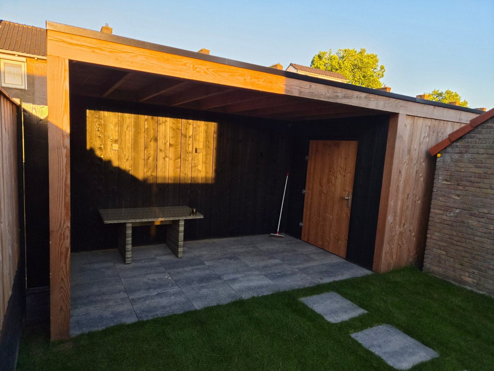 Overkapping met berging te koop (afmetingen toegevoegd), Tuin en Terras, Overkappingen, Ophalen, Zo goed als nieuw, Overige typen