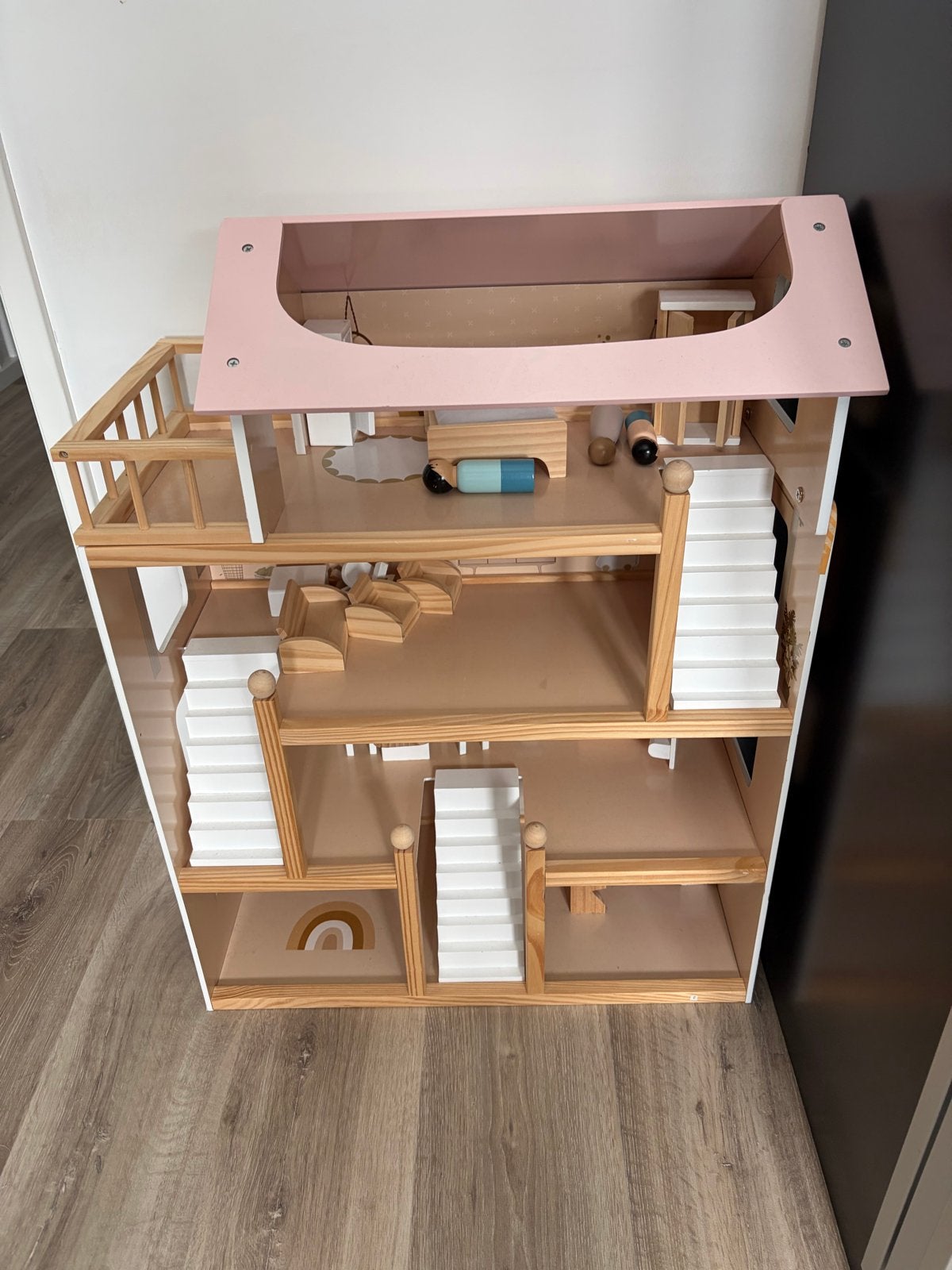 Groot houten poppenhuis met meubels - Zo goed als nieuw, Ophalen, Zo goed als nieuw, Overige typen