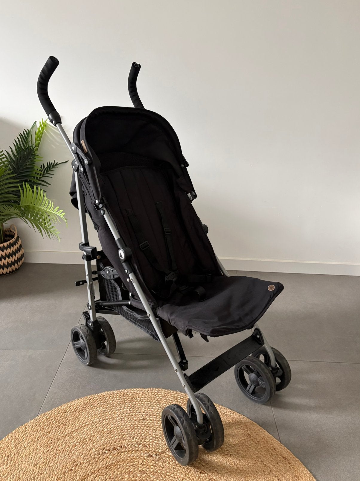 Topmark Mika Zwart 5 Standen Buggy Black, Kinderen en Baby's, Buggy's, Ophalen, Zo goed als nieuw, Overige merken, Verstelbare rugleuning