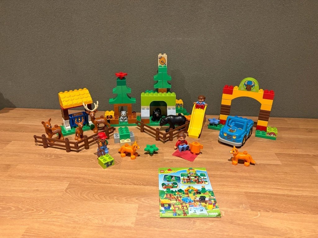 Duplo het grote Bos 10584 plus 3 bijbehorende sets, Ophalen, Overige thema's, Compleet, Zo goed als nieuw