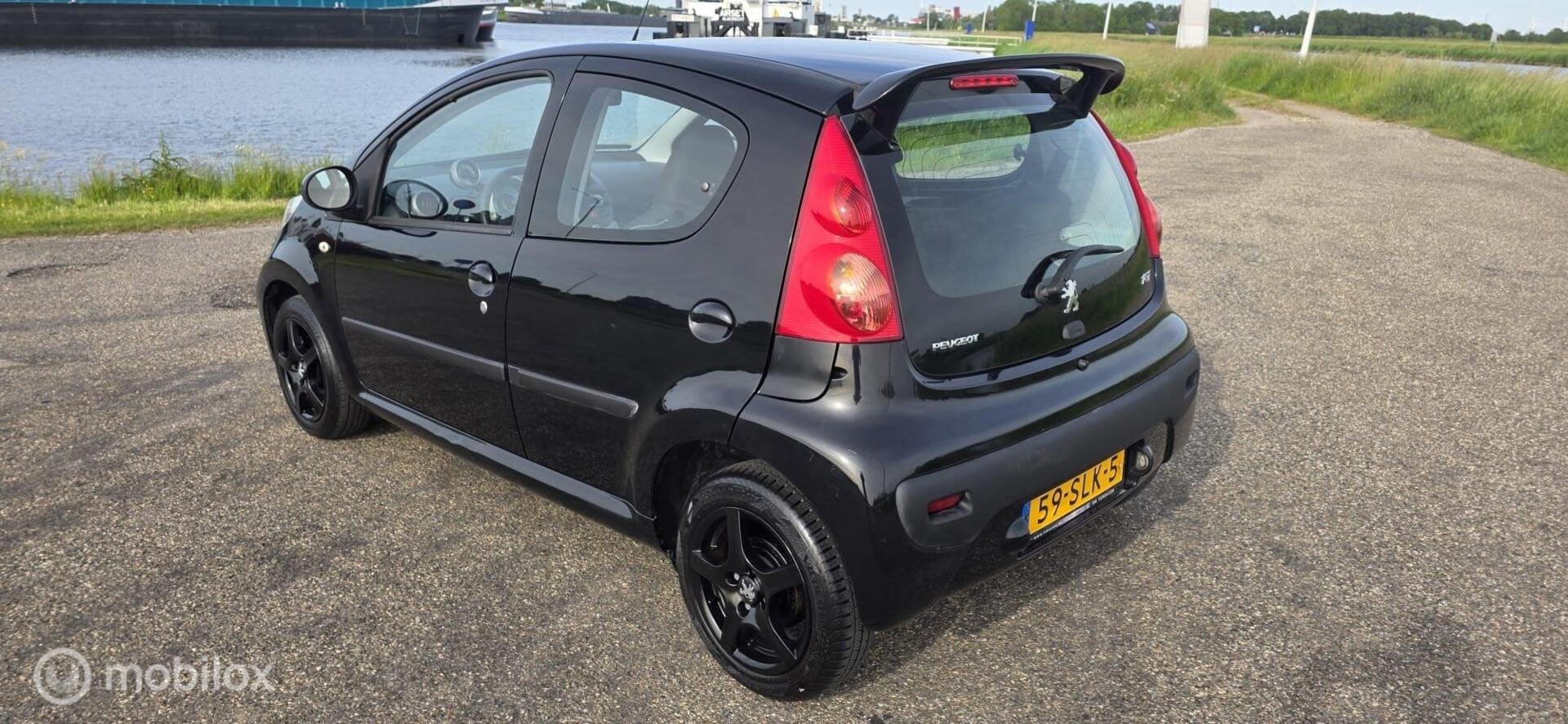 Peugeot 107 1.0-12V Sportium, Airco !, Voorwielaandrijving, Euro 5, Gebruikt, 4 stoelen