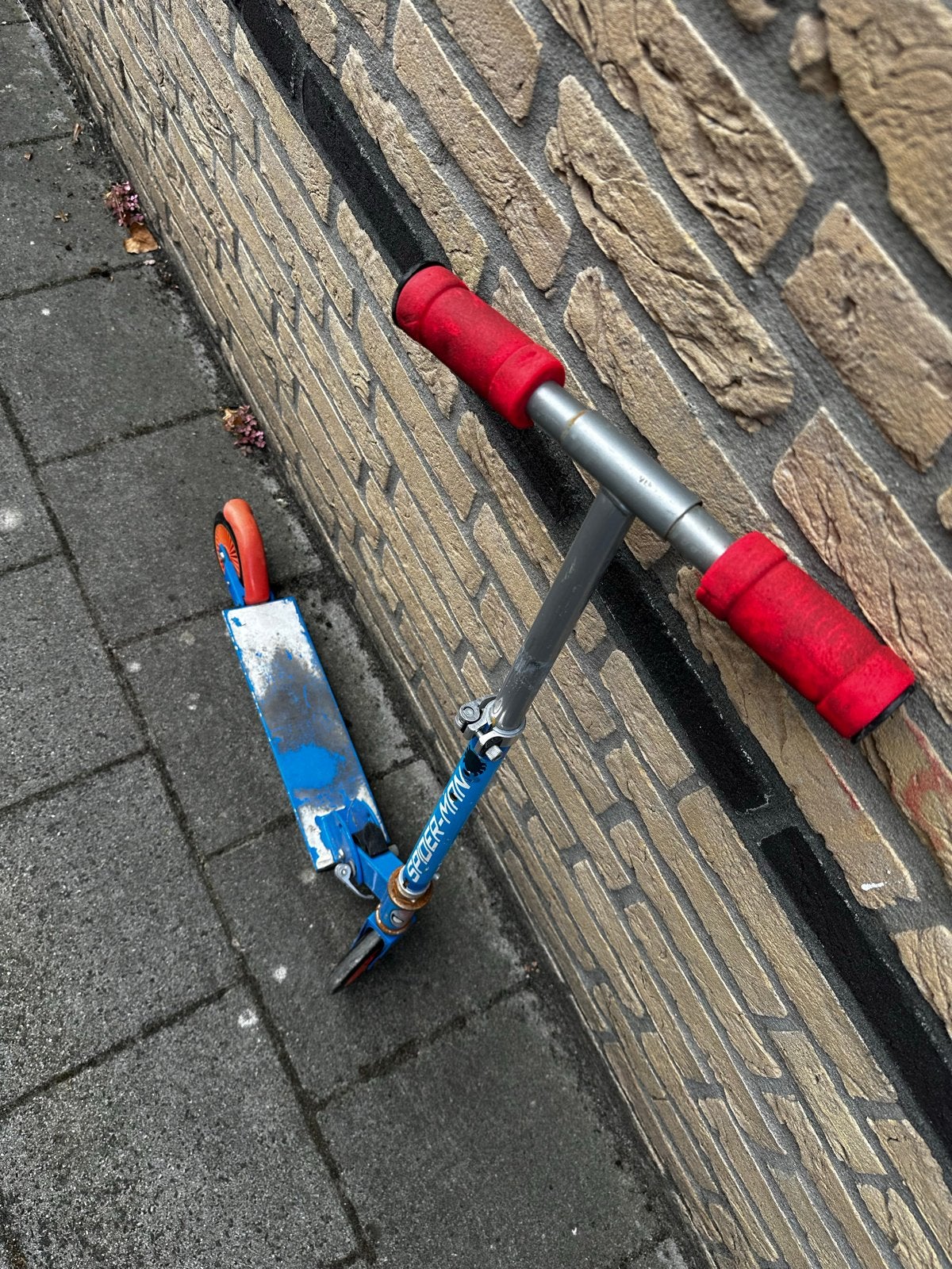 Gebruikte Spider-Man step - Leuk voor kinderen!, Fietsen en Brommers, Ophalen, Gebruikt, Gewone step