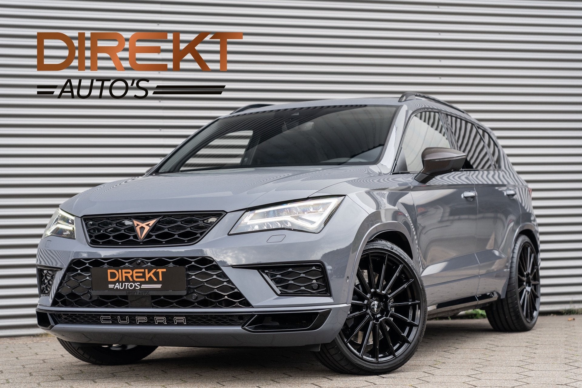 CUPRA Ateca 2.0 TSI 4DRIVE LIMITED PANO CARBON AKRA BREMBO, Auto's, Automaat, Dealer onderhouden, Gebruikt, Zwart