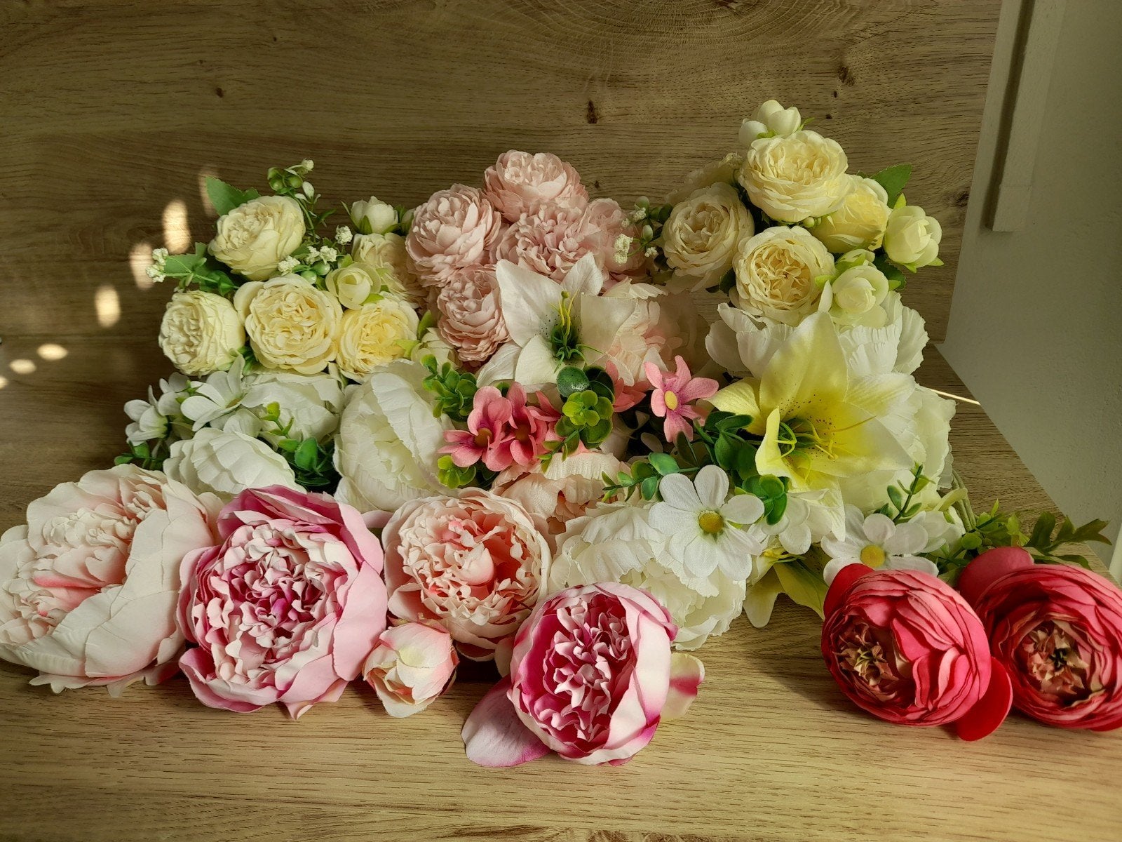 kunstbloemen voornamelijk pioenrozen rozen, Verzenden, Binnen