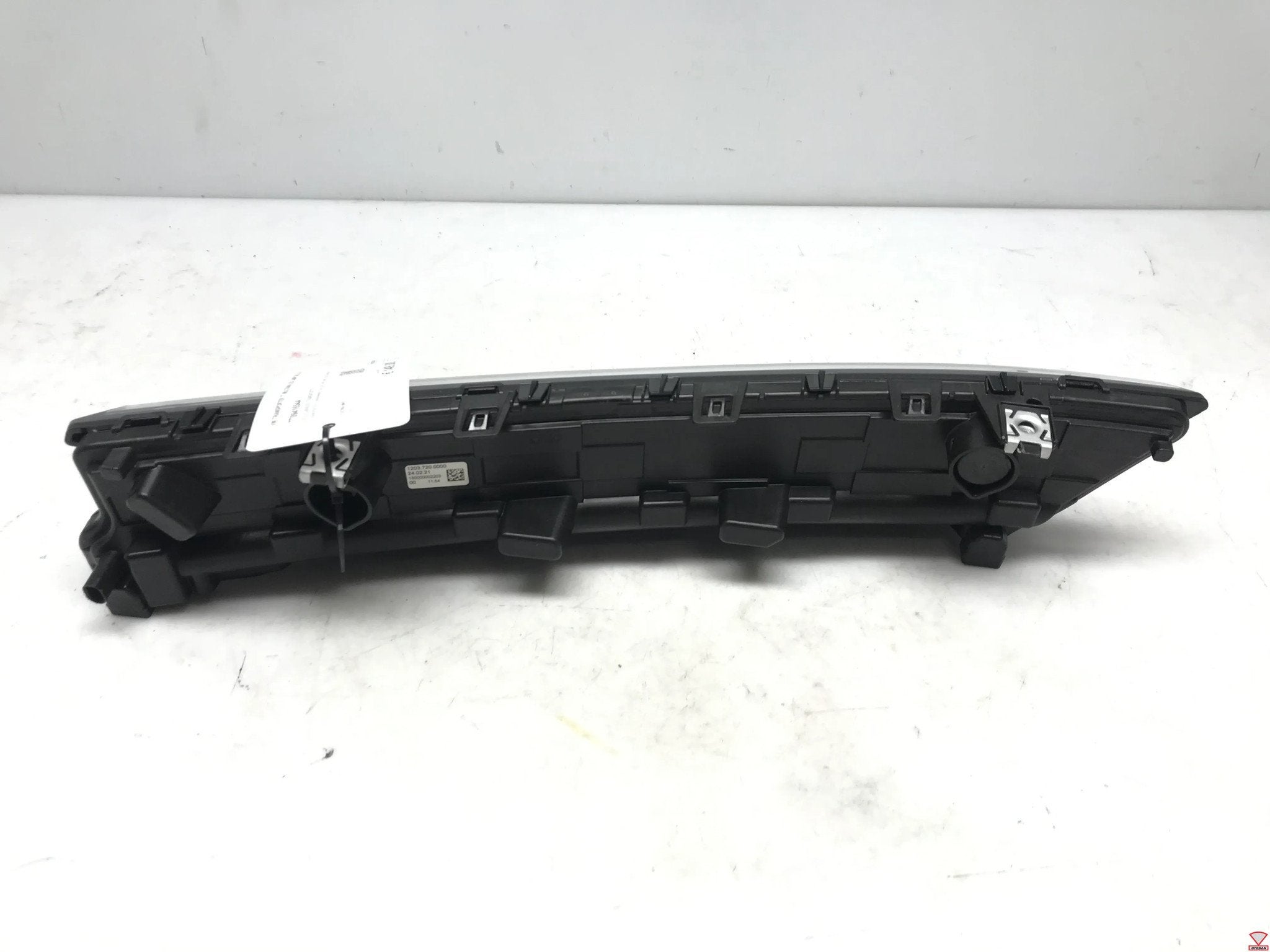 VW Transporter T7 Multivan LED Lamp Grille Rechts 7T0941654A, Gebruikt, Volkswagen, Volkswagen AG, Berliner Ring 2
38440  Wolfsburg, DE