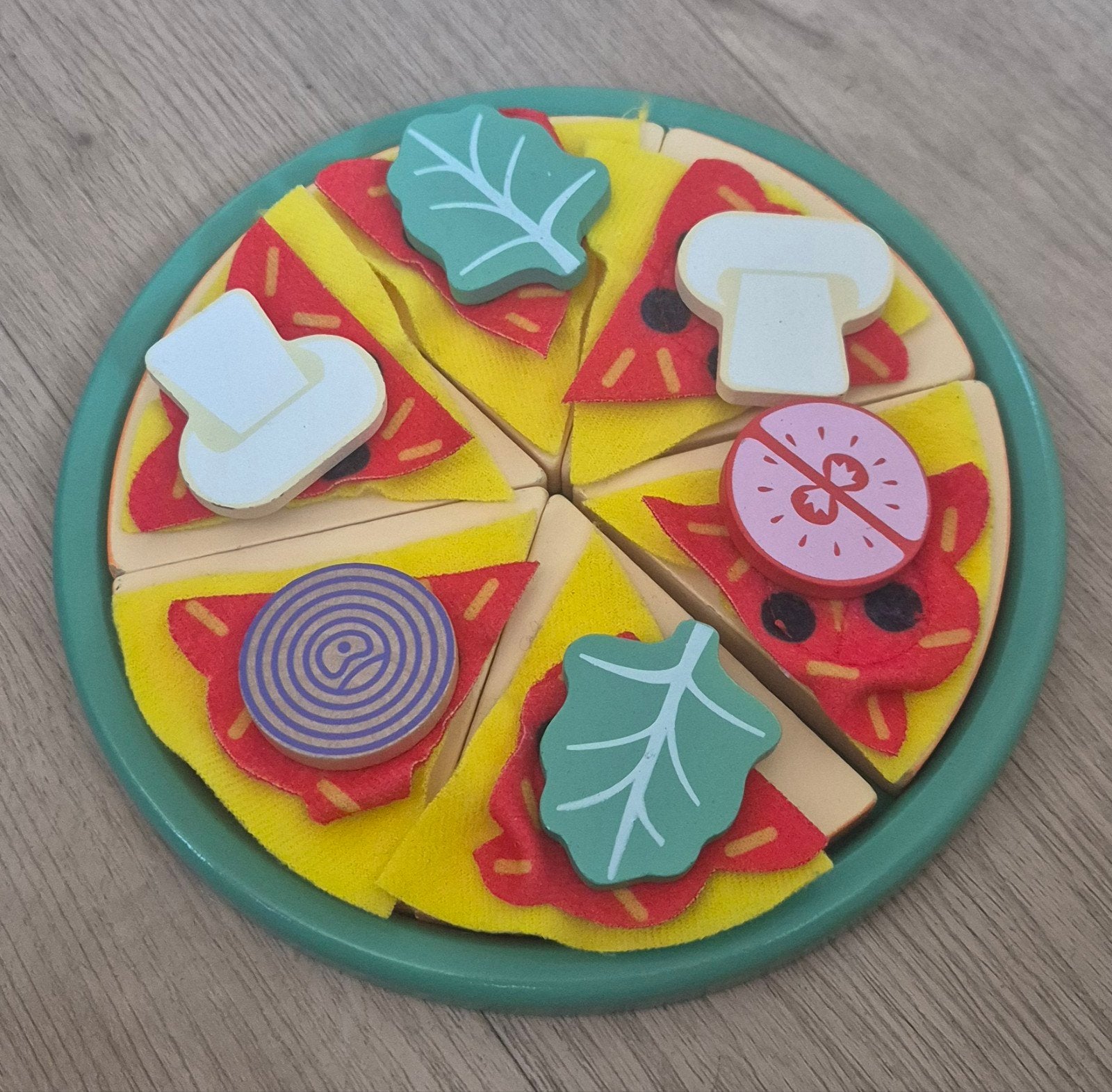 Houten speelgoed pizza met toppings. Hema, Ophalen, Gebruikt, Jongen of Meisje