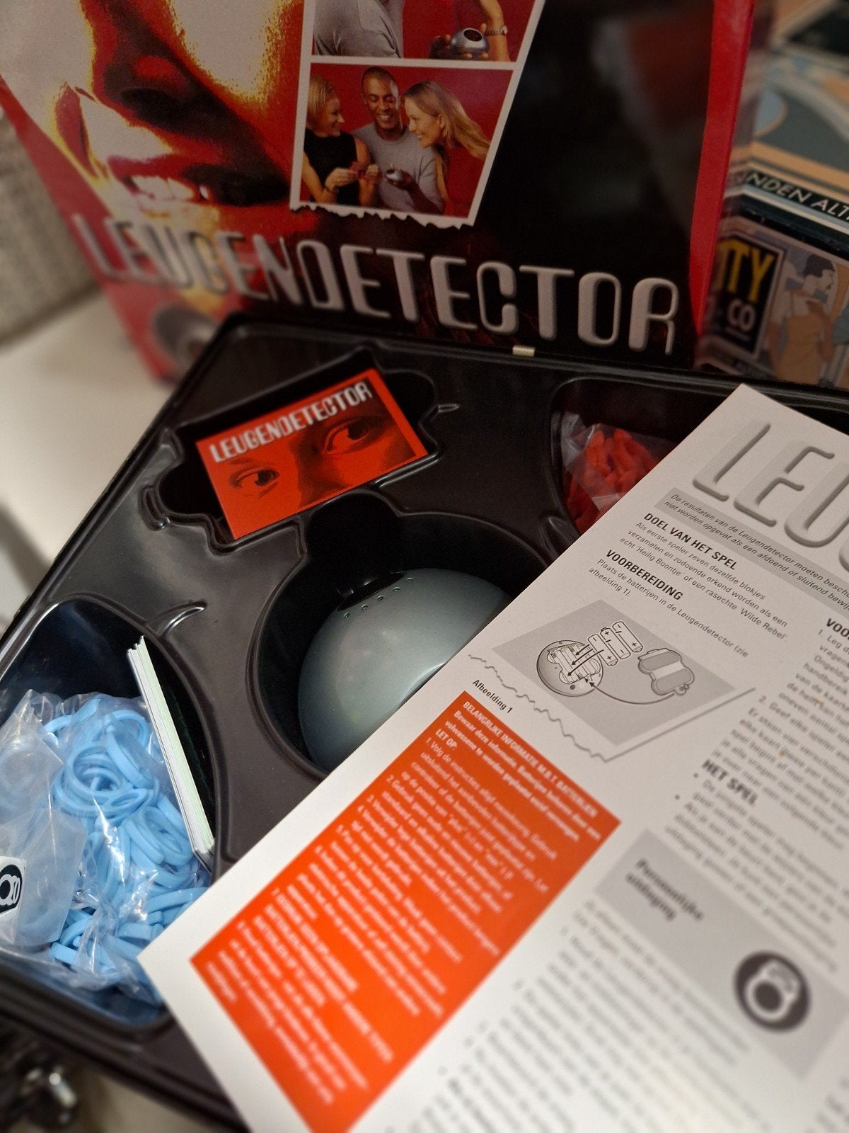 Bordspel leugendetector, Ophalen of Verzenden, Zo goed als nieuw
